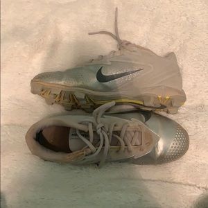 Grey Nike vapor cleats